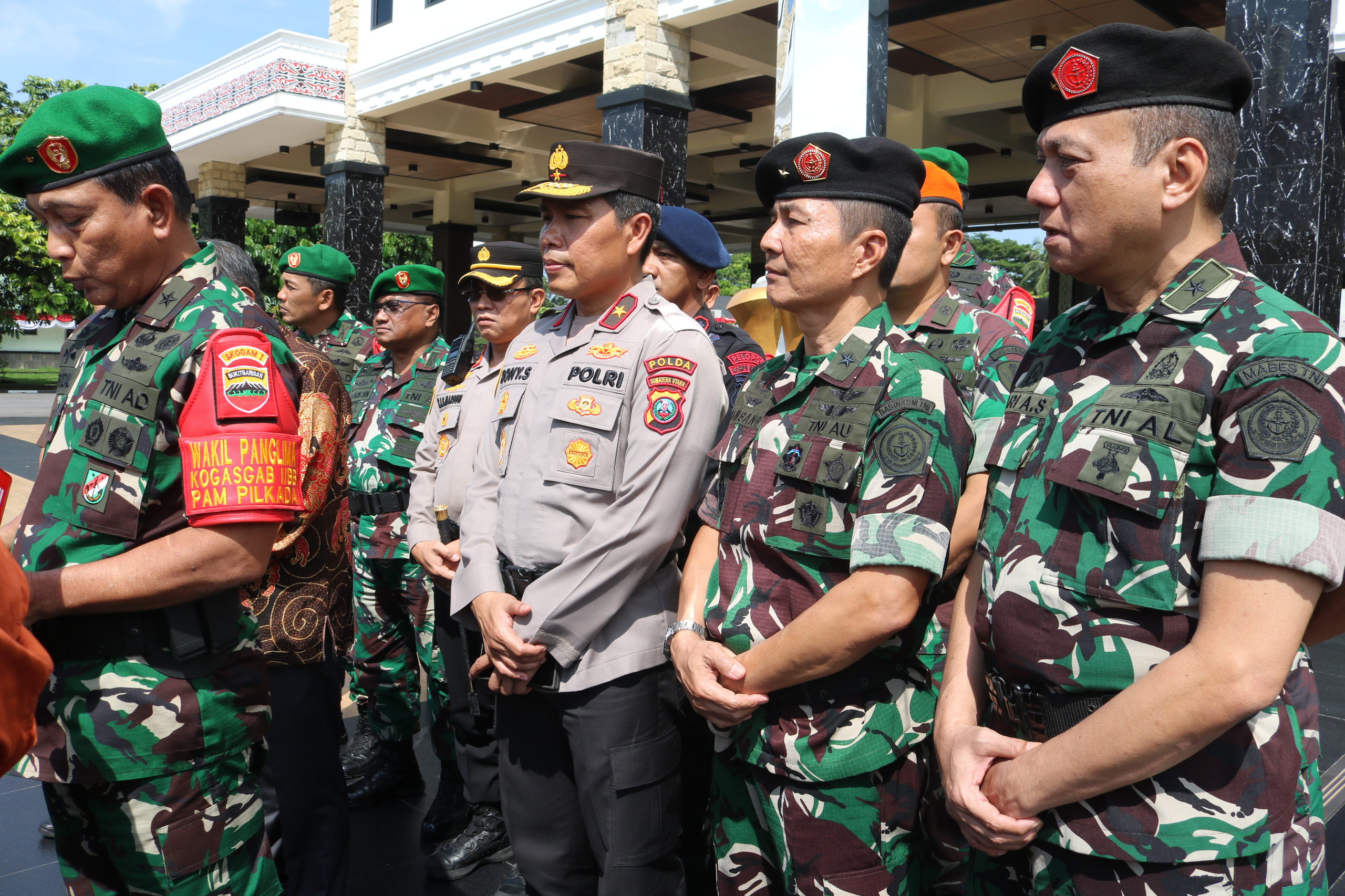 PELAKSANAAN APEL GELAR PASUKAN DALAM RANGKA KESIAPAN PENGAMANAN  PILKADA SERENTAK TAHUN 2024