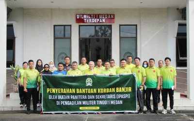 PENYERAHAN BANTUAN KORBAN TERDAMPAK BENCANA ALAM SUMATERA KEPADA WARGA PERADILAN MILITER