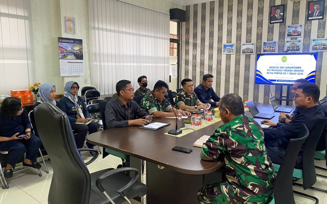 TIM PENYUSUN NASKAH URGENSI REVISI PERMA NOMOR 7 TAHUN 2016 GELAR AUDIENSI DAN WAWANCARA DI DILMILTI I MEDAN